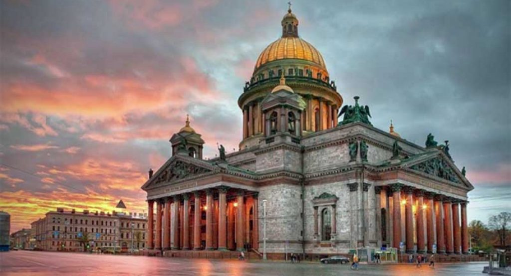 Невский проспект в Санкт-Петербурге